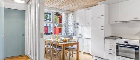 Réfrigérateur, micro-ondes, lave-vaisselle