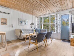 TV, fireplace - "Catha" - 200m from the sea by Interhome (Væggerløse)