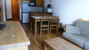 Unclassified image, 2 of 3, button - 3 Rooms With View of the Slopes (Bessans)