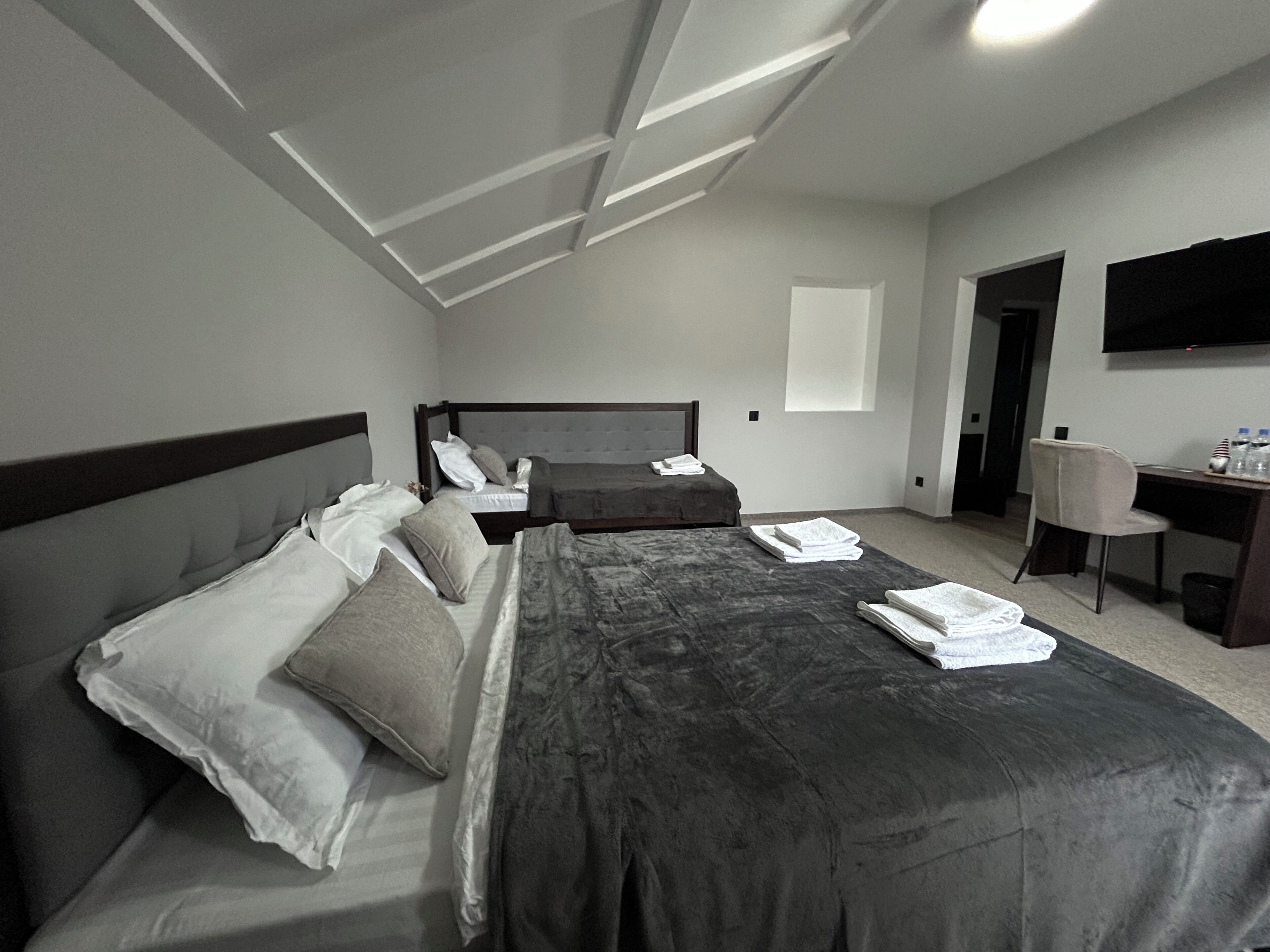 Superior Triple Room, Pool View