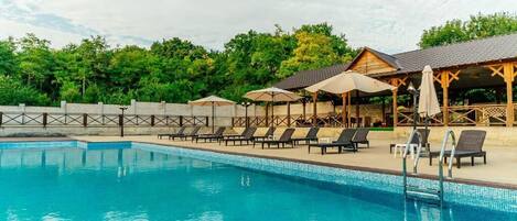 Seasonal outdoor pool