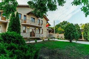 Chambre Simple Confort, vue piscine | Extérieur