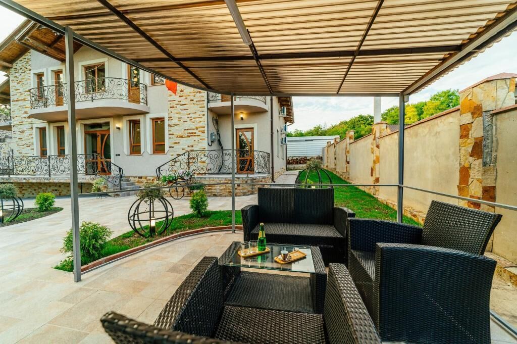 Comfort Single Room, Pool View | Terrace/patio