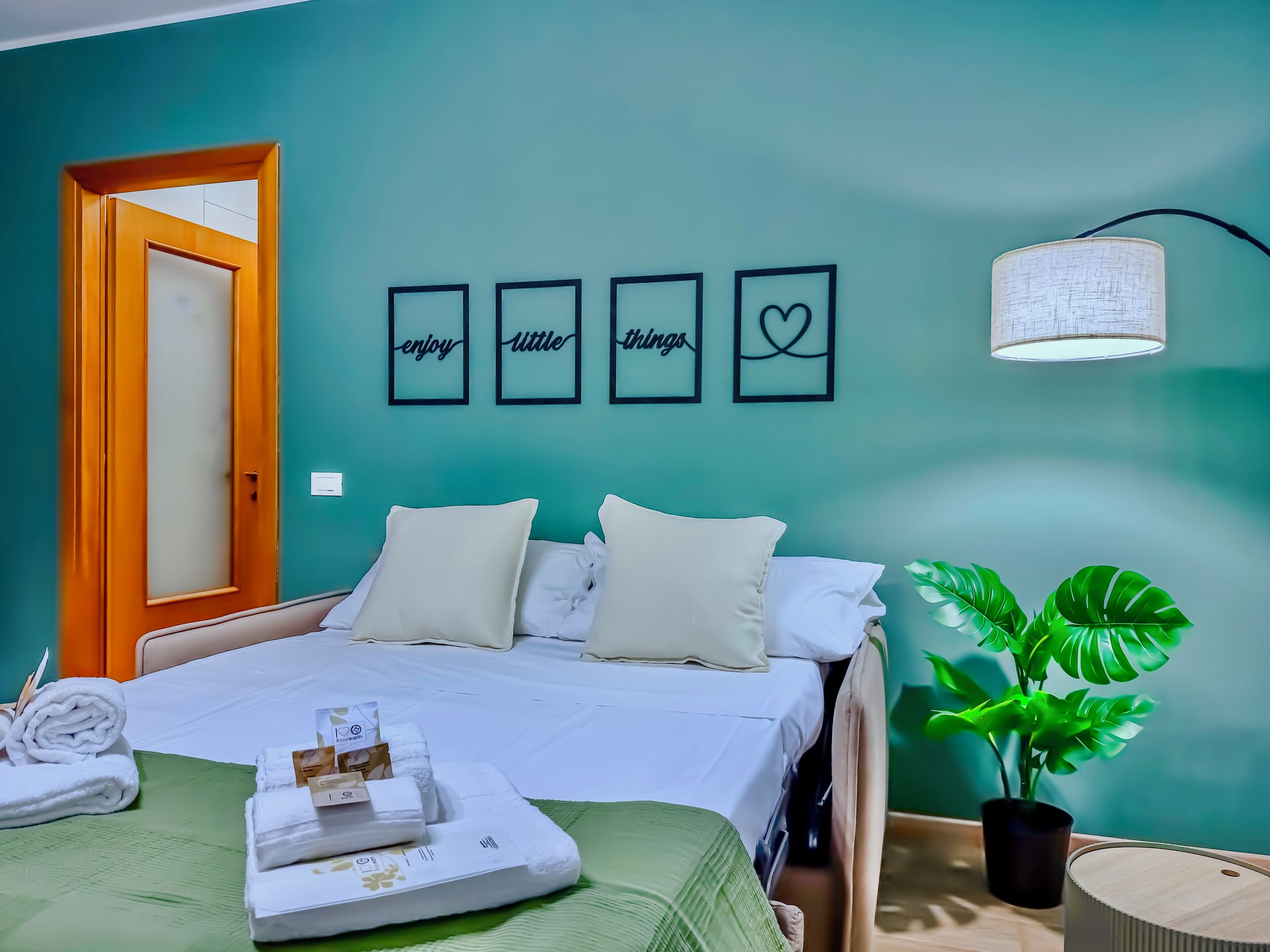 1 chambre, bureau, fer et planche à repasser, Wi-Fi gratuit