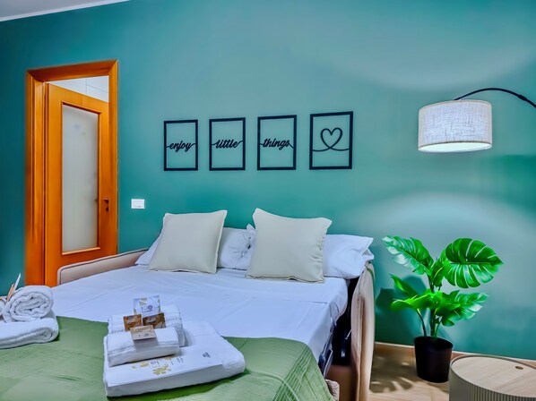 1 dormitori, escriptori, planxa i posts de planxar i wifi gratuïta