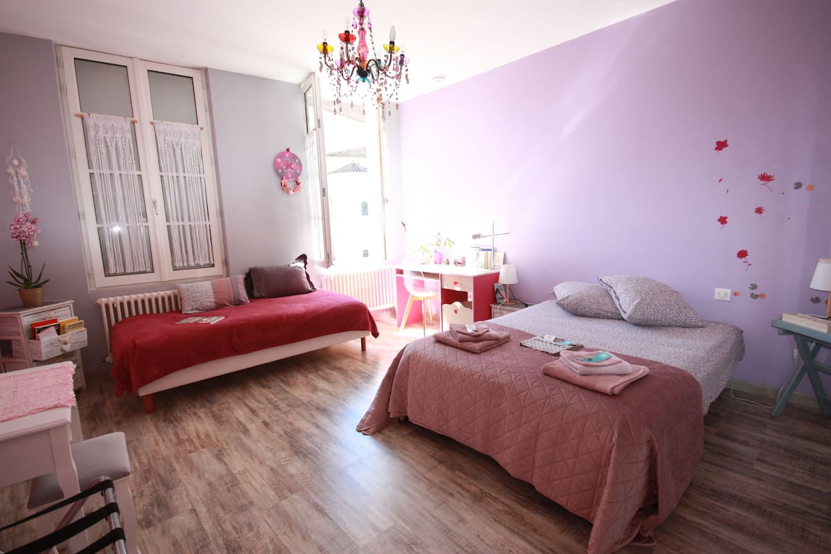 Familiesuite, flere senger, byutsikt | Strykejern/-brett og wi-fi (inkludert)