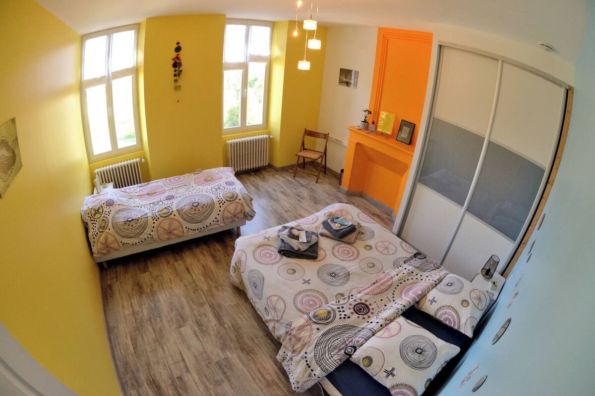 Familierom, hageutsikt | Strykejern/-brett og wi-fi (inkludert)