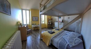 Family Room, Garden View | Iron/ironing board, free WiFi - La Belle Etoile  (Saintes)