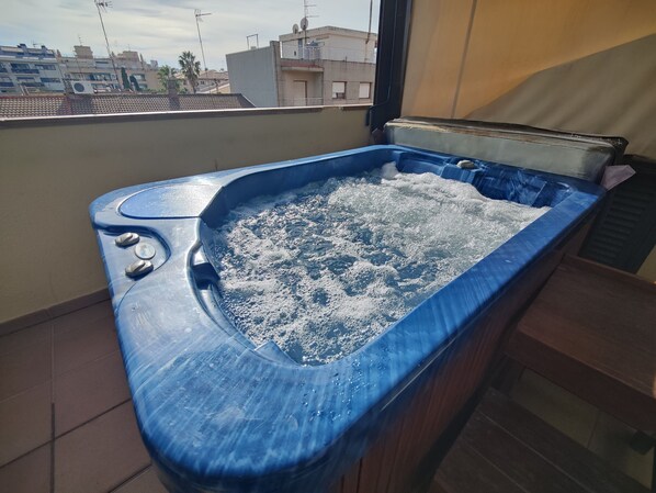 Suite, 1 cama matrimonial | Terraza o patio