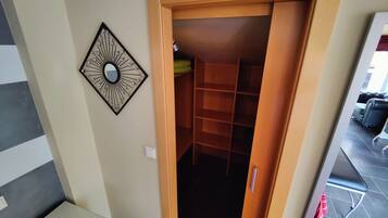 Suite, 1 Double Bed | Wardrobe