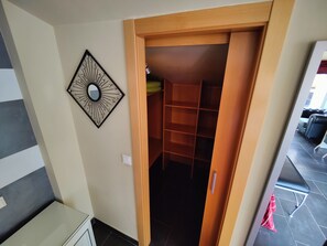 Suite, 1 cama matrimonial | Guardarropa