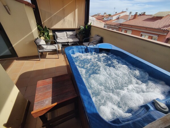 Suite, 1 cama matrimonial | Terraza o patio