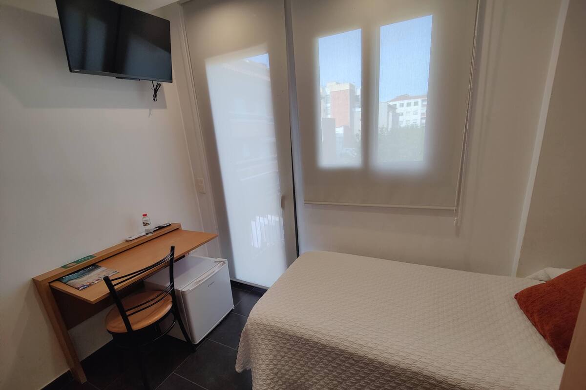 Single Room | In-room safe, desk, laptop workspace, free WiFi