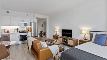 Iron/ironing board, WiFi, bed sheets