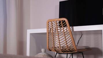 TyöpöytÀ, kannettavalle tietokoneelle sopiva työtila, ilmainen Wi-Fi