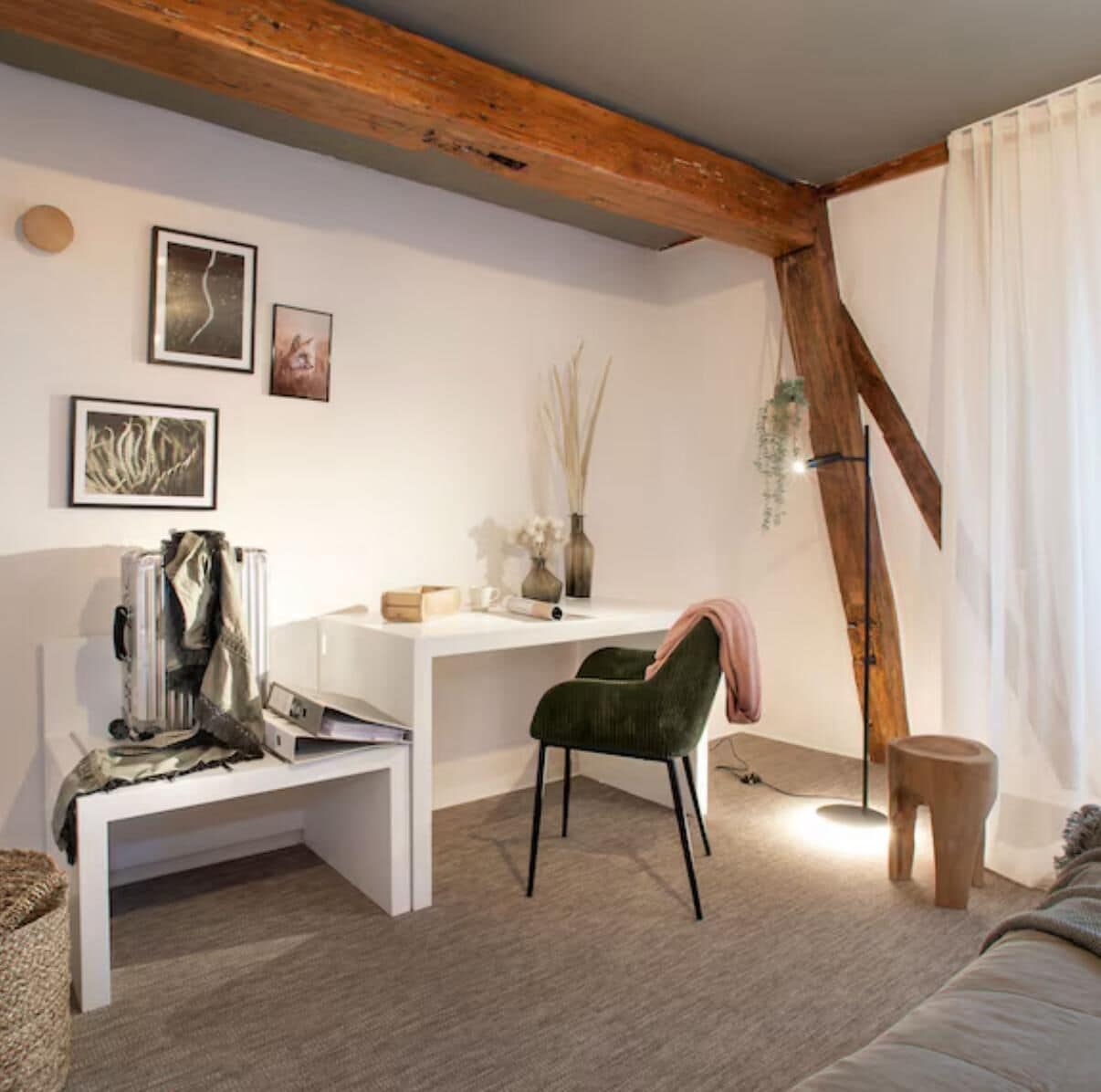 Desk, laptop workspace, free WiFi