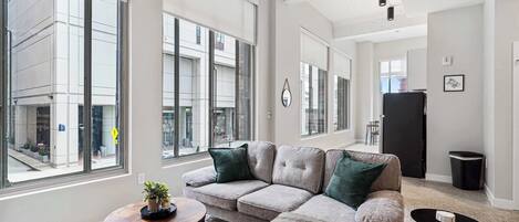 テレビ、書斎 / ワークスペース