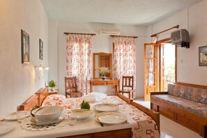 In-room safe, free WiFi - Sofia's Garden by Booking Kottas (Skopelos)