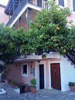 Fachada de la propiedad