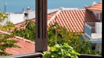 Deluxe-Studio, Balkon, Meerblick | Terrasse/Patio