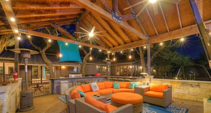 Terracotta Oasis - Wimberley for 30 Guests