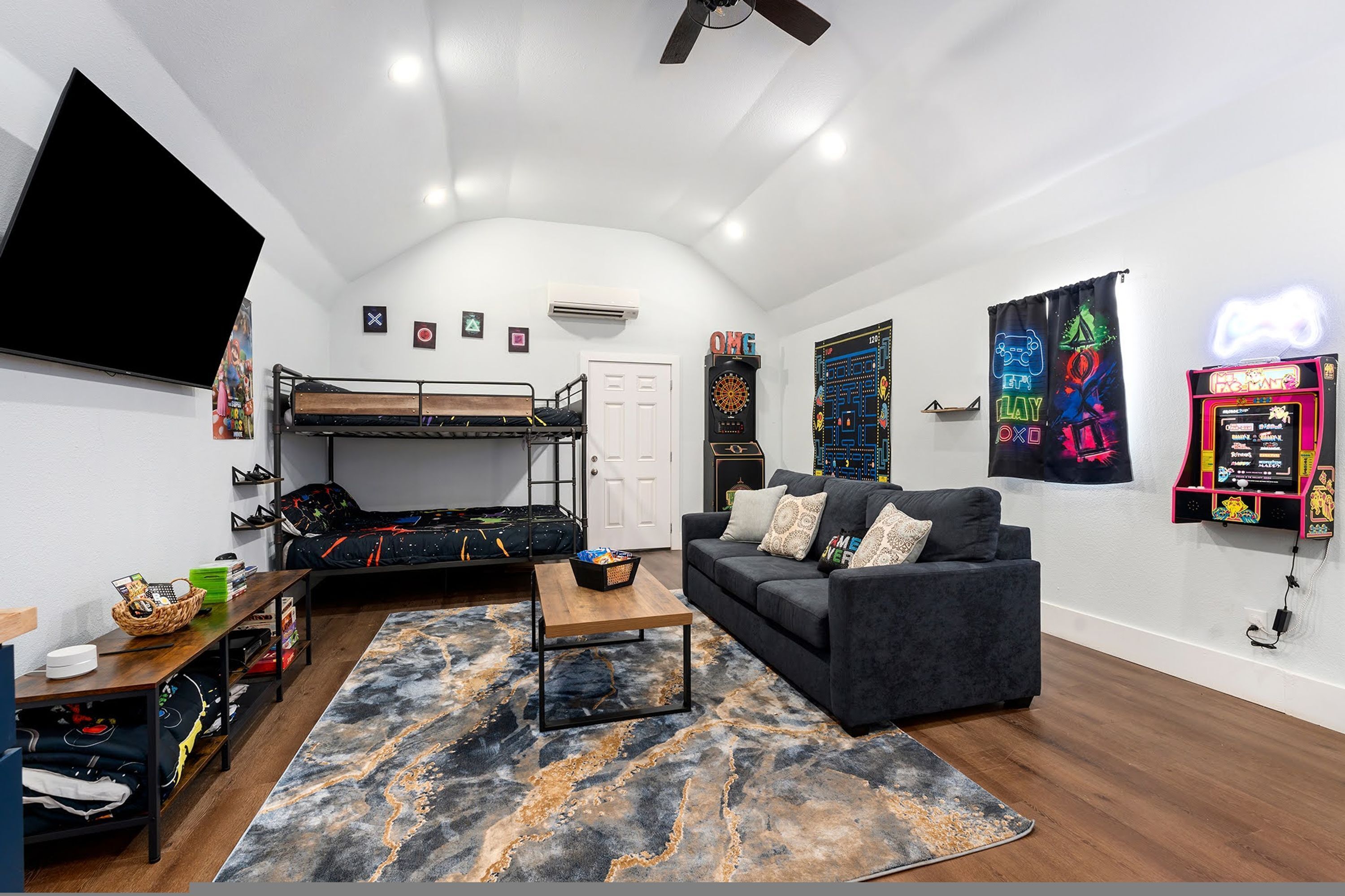 Talo | 8 makuuhuonetta