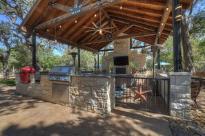 Talo | 8 makuuhuonetta