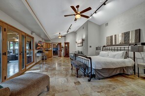 Talo | 8 makuuhuonetta