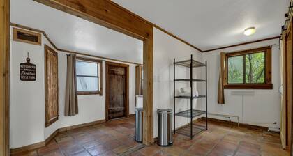 Terracotta Oasis - Wimberley for 30 Guests