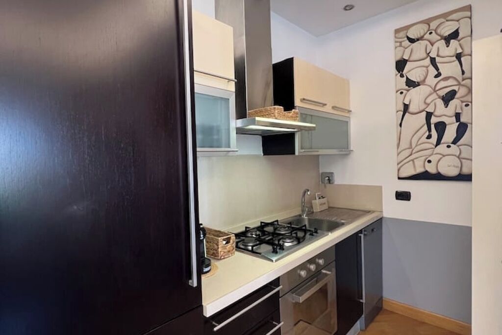 Frigorifero, forno, piano cottura, lavastoviglie