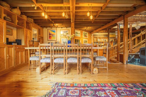 One of a kind, 5-bedroom ocean  front house in Chiloé Island