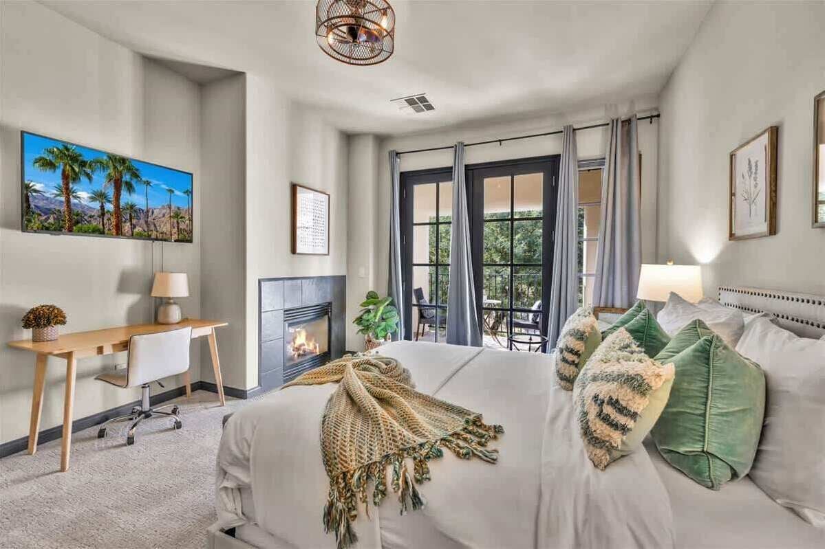 1 bedroom, desk, iron/ironing board, WiFi