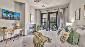 Desk, iron/ironing board, WiFi, bed sheets