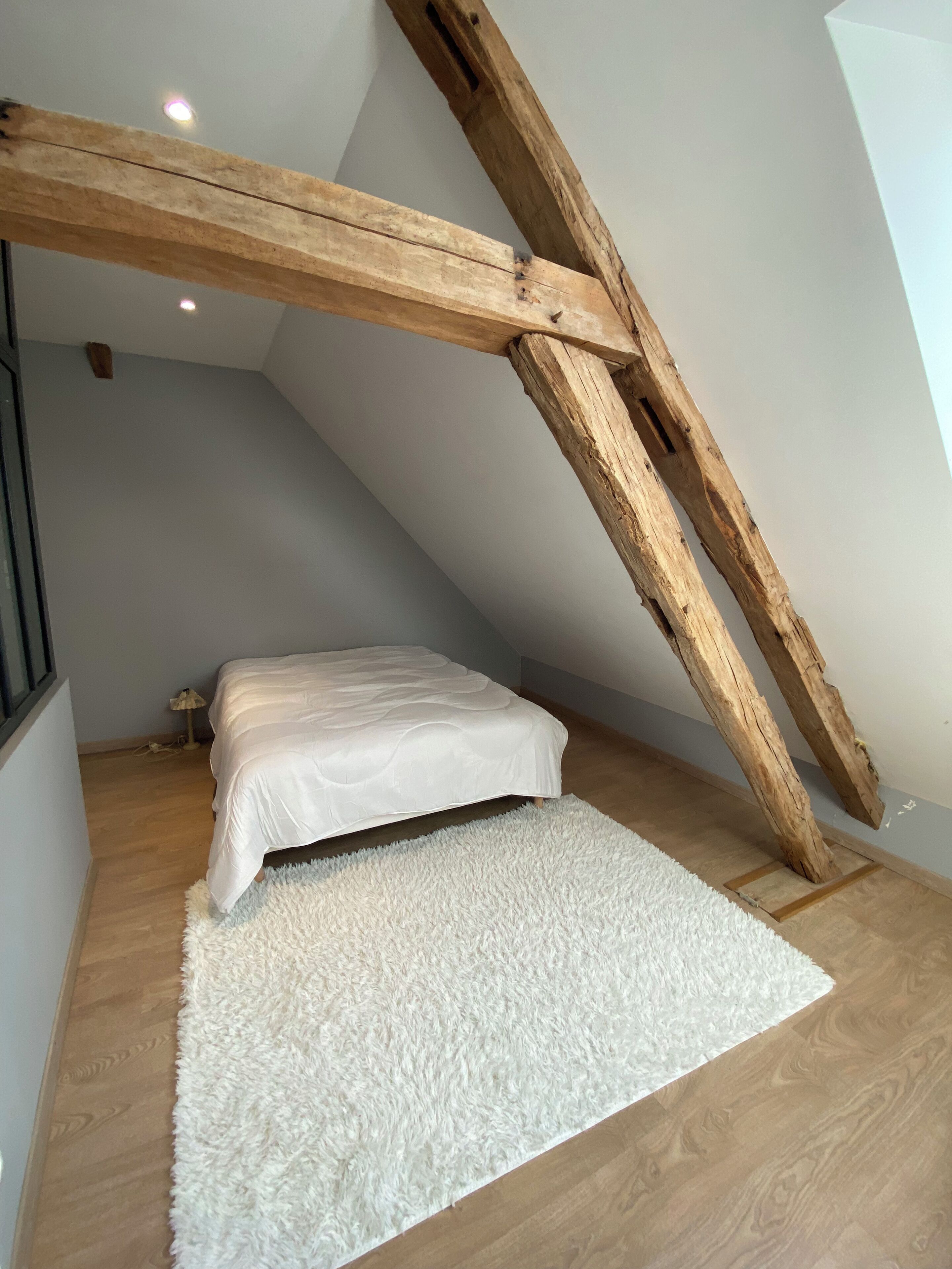 6 slaapkamers, een strijkplank/strijkijzer, beddengoed