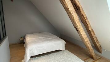 6 chambres, fer et planche Ă repasser, draps fournis