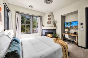 1 habitación, escritorio, tabla de planchar con plancha y wifi