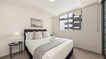 Apartment | 1 bedroom, laptop workspace, bed sheets