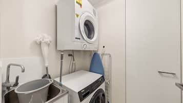 Apartment | Bathroom | Towels