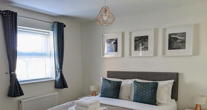 Saffron Court by Wycombe Apartments - Central