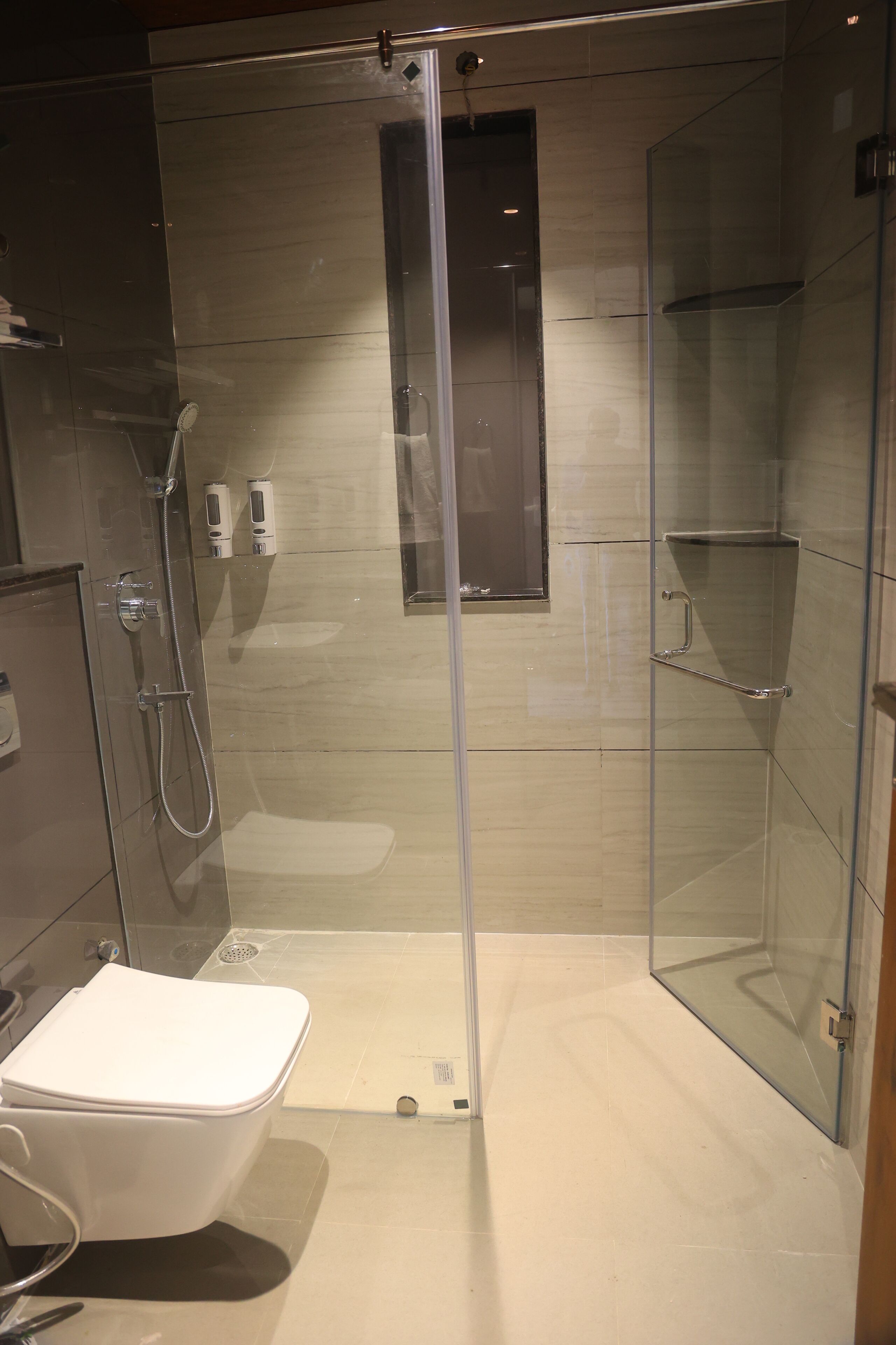 Luxury Double Room, Balcony, Garden View | Bathroom | Shower, free toiletries, hair dryer, towels