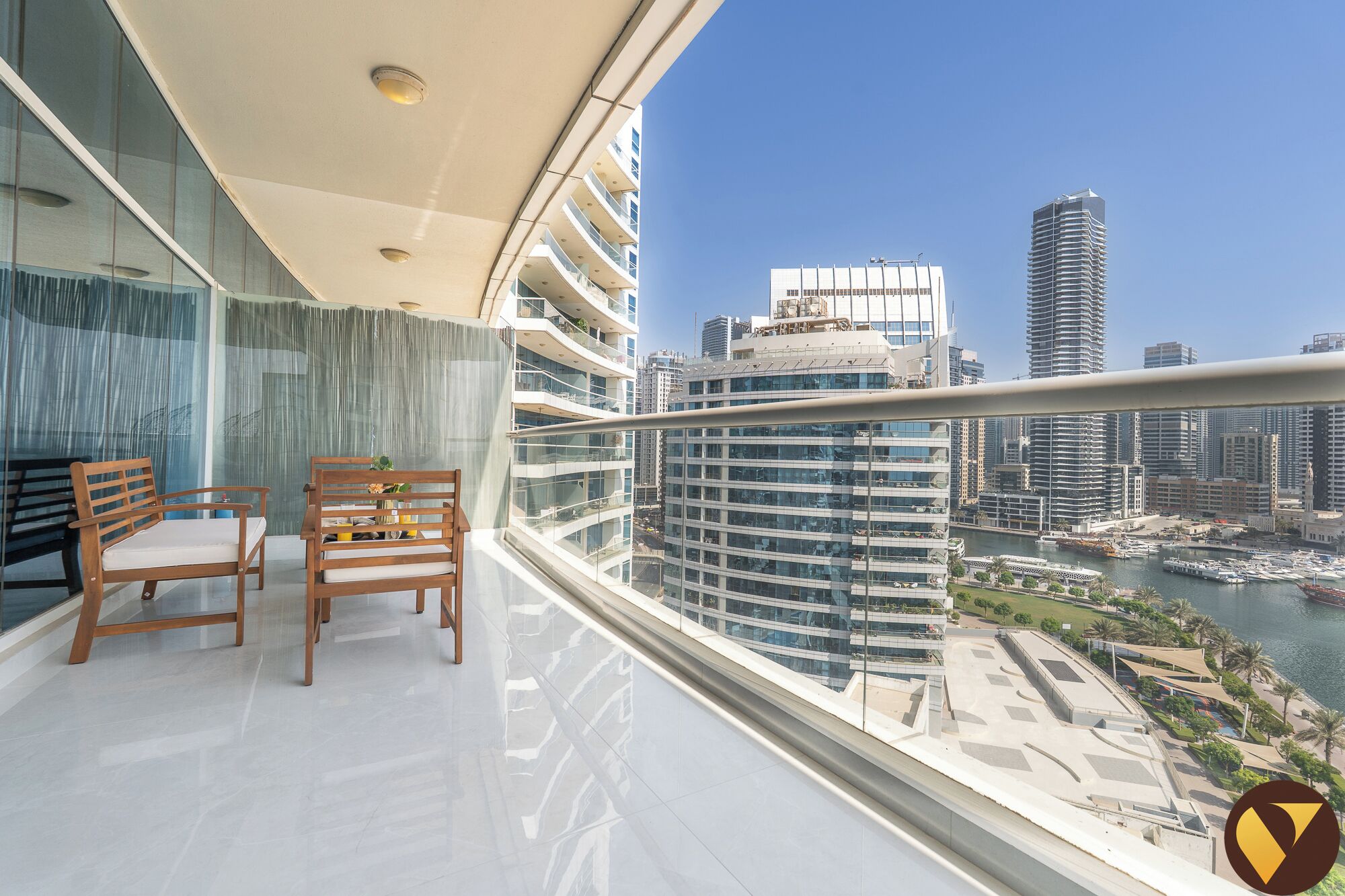 Departamento de lujo, balcón, vista a la marina | Balcón