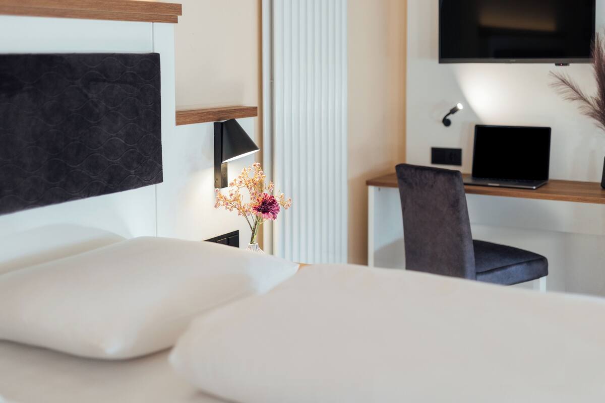 Desk, laptop workspace, free WiFi