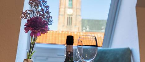 Desk, laptop workspace, free WiFi