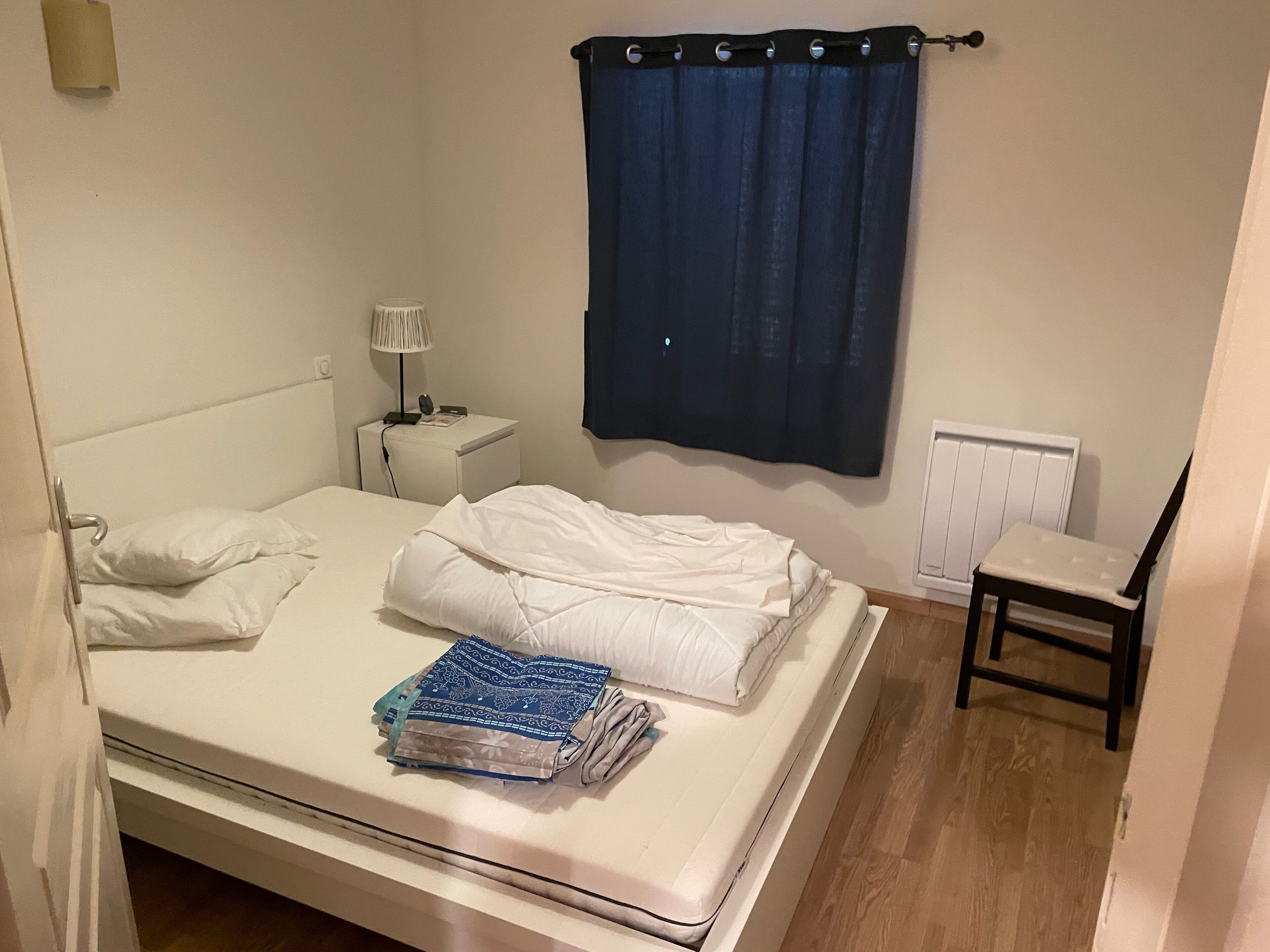 5 bedrooms, desk, iron/ironing board, free WiFi