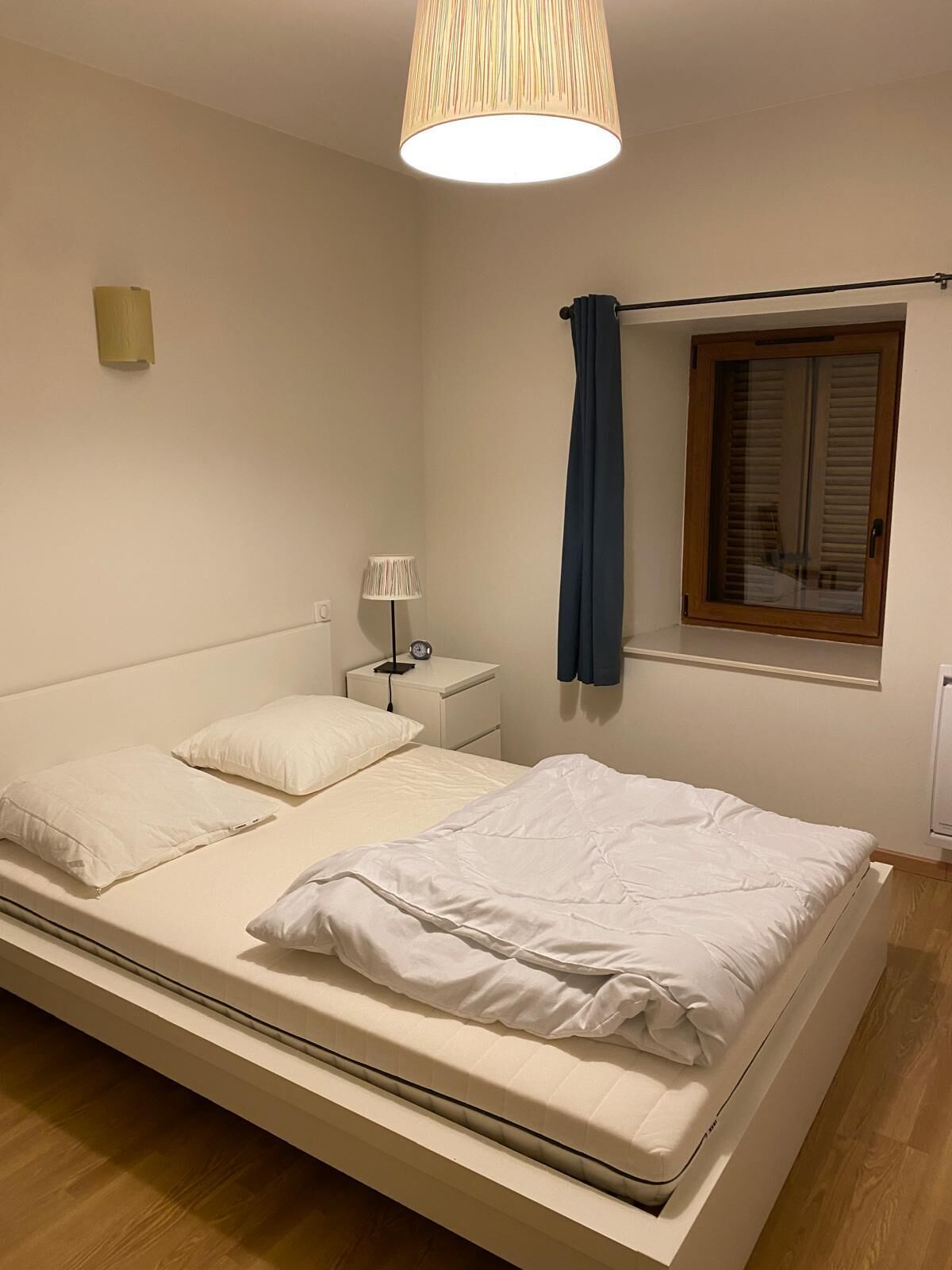 5 bedrooms, desk, iron/ironing board, free WiFi