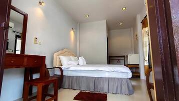 Nhà Deluxe, quang cảnh vườn | Bàn, màn/rèm cản sáng, phòng cách âm