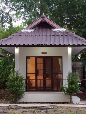 Deluxe House, Garden View | Desk, blackout drapes, soundproofing, free WiFi - A-Thip House (Pai)