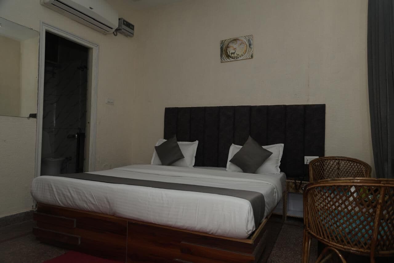 Basic Double Room Single Use | Free WiFi