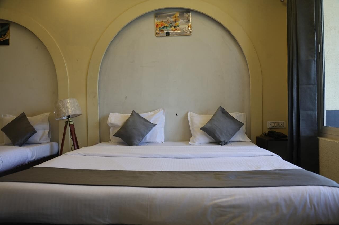 Family Double or Twin Room, Mountain View | Free WiFi