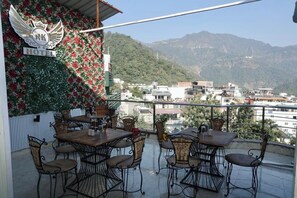 Room service - dining - Hotel Drip Inn by RK (Rishikesh)
